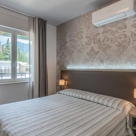 Отель Garden 3*