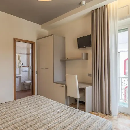 Garden Hotel 3*