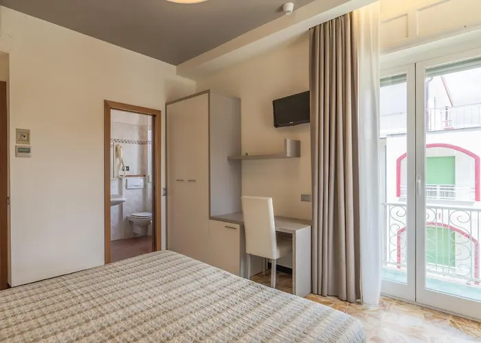 Garden Hotel 3*