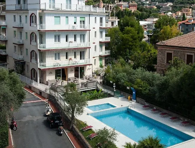 Hotel Garden 3*