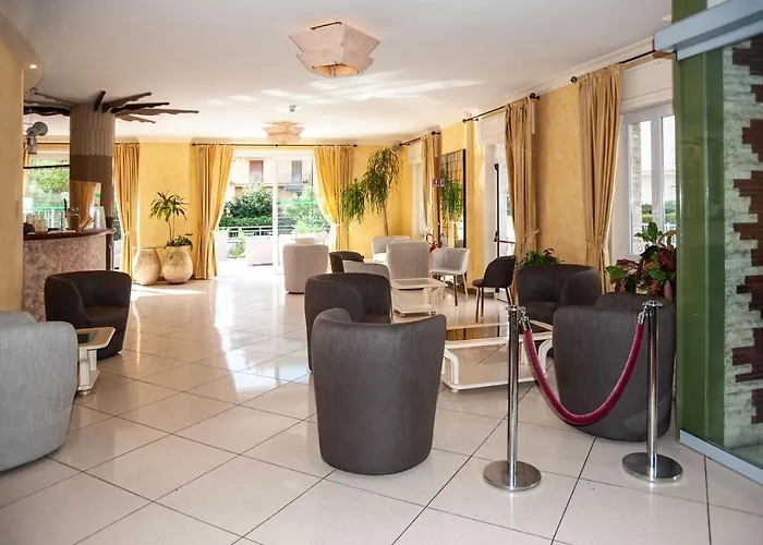 Garden Hotel 3*